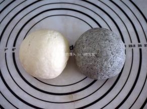 取出，排气，揉光滑。