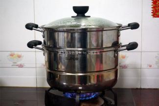 开大火并一直保持，从开始到结束一共蒸20分钟。