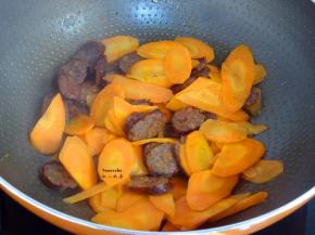 放盐、炒均，即可。