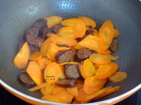 放盐、炒均，即可。