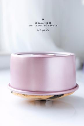 . 放入预热好的烤箱160°烘烤45分钟，出炉倒扣放凉