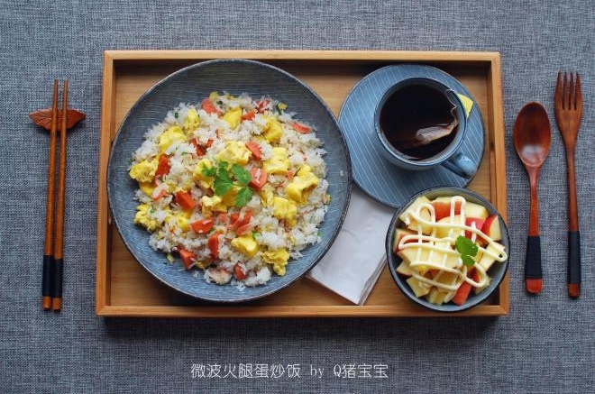 微波火腿蛋炒饭