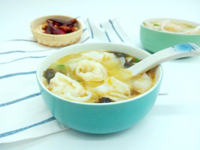 娃娃菜肉馅馄饨