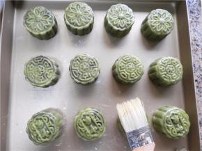 等干后再扫一次蛋黄。共2次。