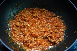 锅炖至番茄、洋葱软烂，再大火收汁