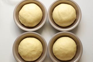 发酵好的汉堡胚