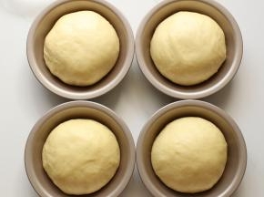 发酵好的汉堡胚