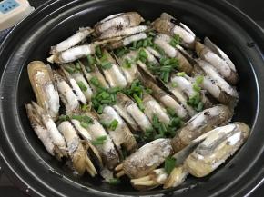 吃前撒上葱花。