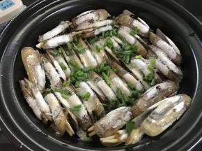 吃前撒上葱花。