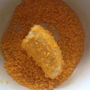 最后裹一层面包糠。