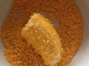 最后裹一层面包糠。