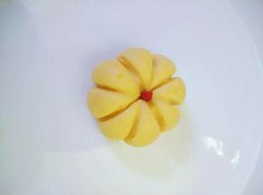 插入枸杞。