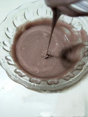 搅拌好的面糊无颗粒，呈细腻状