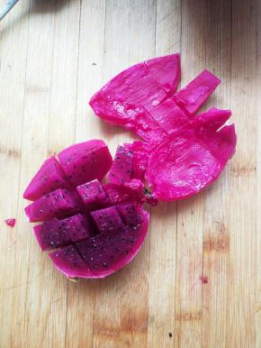 火龙果切块
