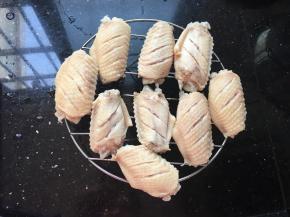 放晾凉架子上沥水控干水份