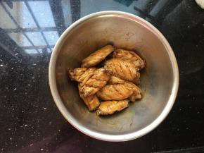 拌均匀，腌制十分钟入味