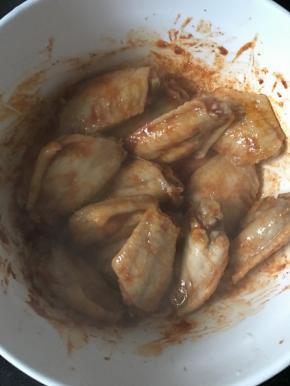 然后在裹上澳尔良鸡翅粉