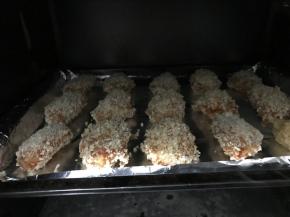 烤箱预热至220度，烤10分钟左右