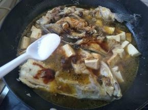 根据个人口味加适量的盐。