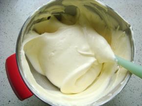 继续翻拌均匀。