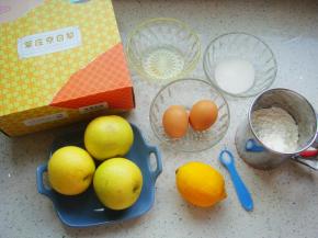 食材分别称好备用。