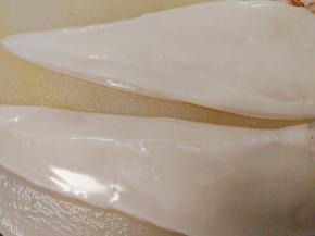 切一半开，鱼头切下切条