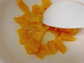 同样方法，蒸了南瓜泥，趁热加白糖