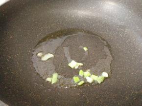 放葱头爆香