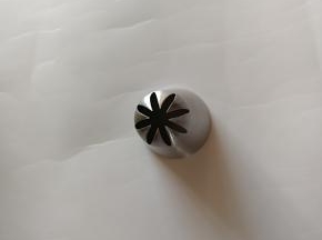 我采用的这个八齿裱花嘴。