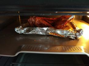 重入烤箱，接近上加热管的上层，上下火180度再烤10分钟上色