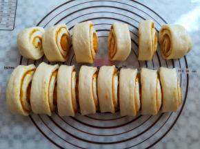 把面团分成14个小份