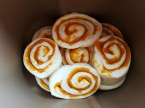 面包桶中间一层放4个面团