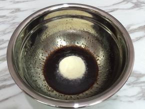 加入奶粉混合均匀