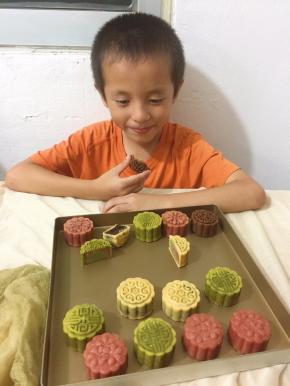 哈哈，宝贝说眼前见到的都归他管了