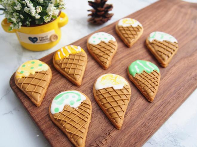 冰淇淋糖霜饼干