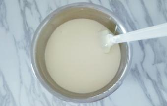 混合好的蛋黄糊