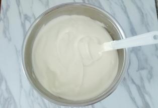 充分混合均匀的蛋糕糊