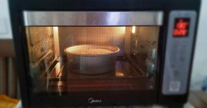 烤箱预热，120°烤30分钟转140°烤30分钟（根据自己烤箱调整时间和温度）