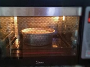 烤箱预热，120°烤30分钟转140°烤30分钟（根据自己烤箱调整时间和温度）