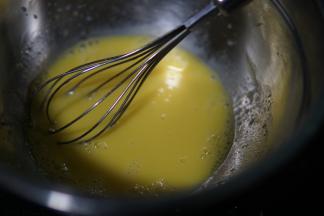 手动打蛋器搅拌五分钟