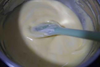 翻拌均匀（像炒菜一样，不要搅拌）