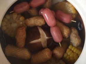 玉米差不多了放丸子类的，可以穿起来