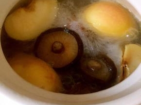 大火烧开小火慢炖一个半小时，