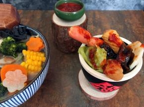 抹上甜辣酱味道很好哦，
甜辣酱可以用番茄酱和剁椒酱混合成味道很棒哦、
和外面的味道一样，