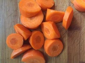 胡萝卜切块