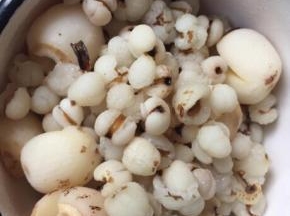 泡好后煮熟备用