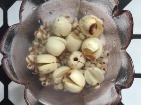 薏米、莲子提前浸泡12小时