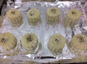 烤好后拿出晾凉