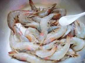 加入盐。