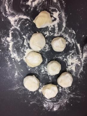 然后揪成均匀的小剂子